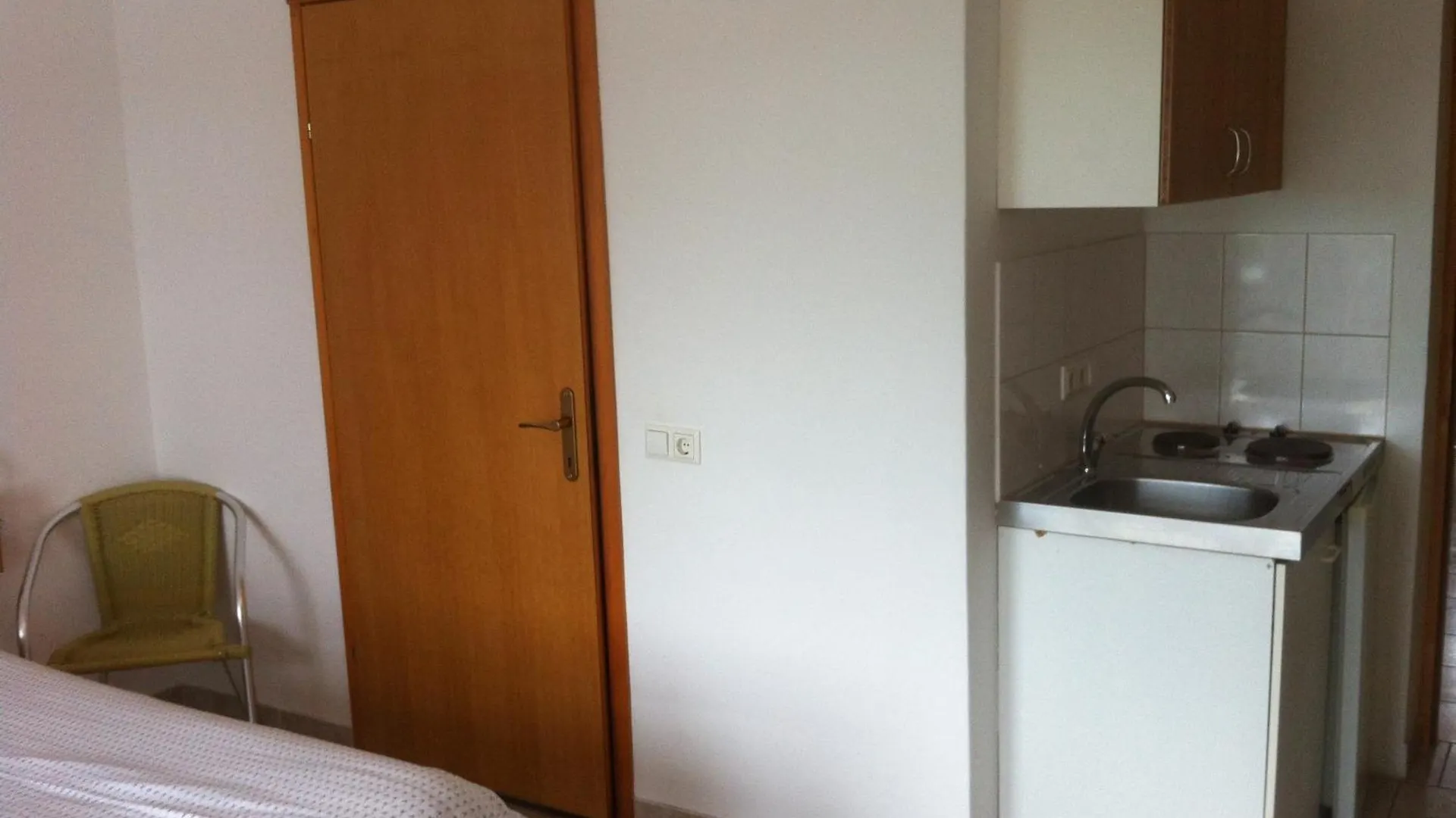 Deltas Appartmani Apartment Banjol 0*,  Croatia
