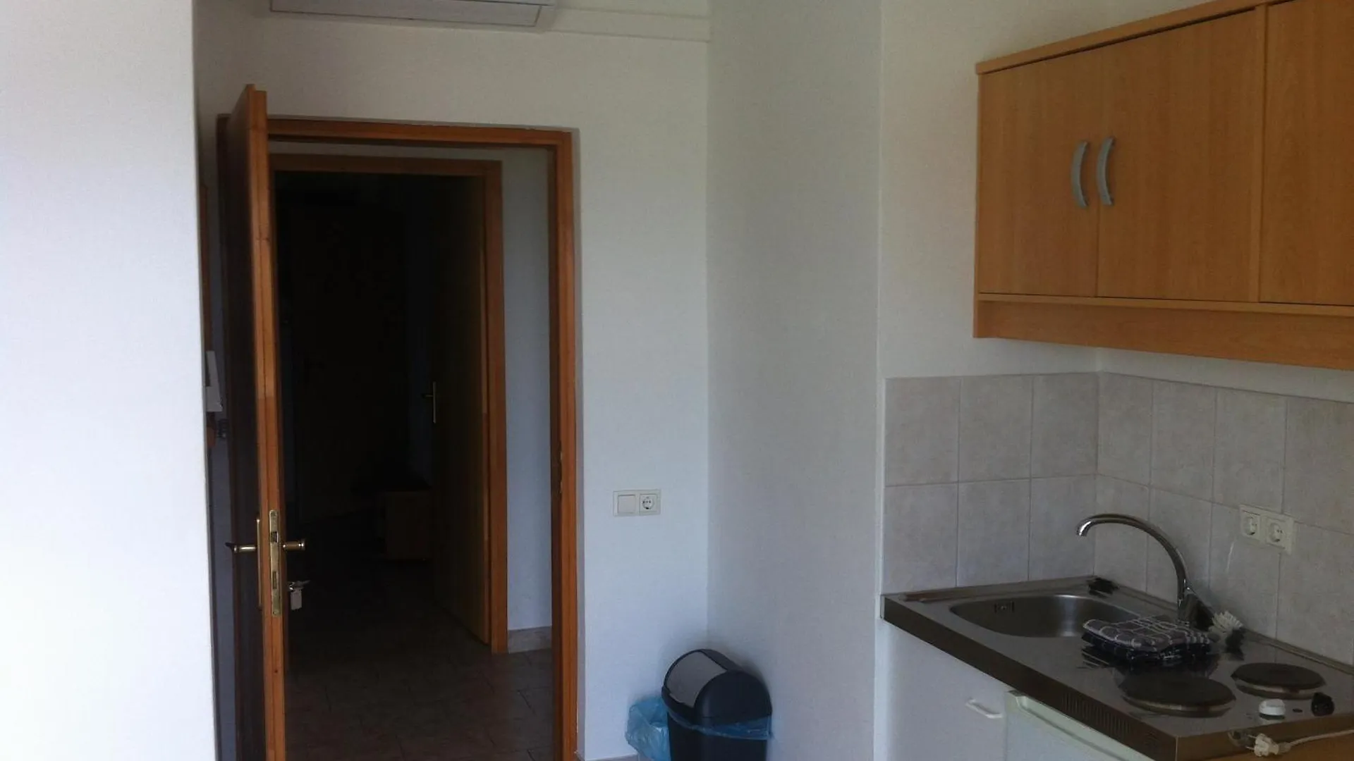 Deltas Appartmani Apartment Banjol Croatia