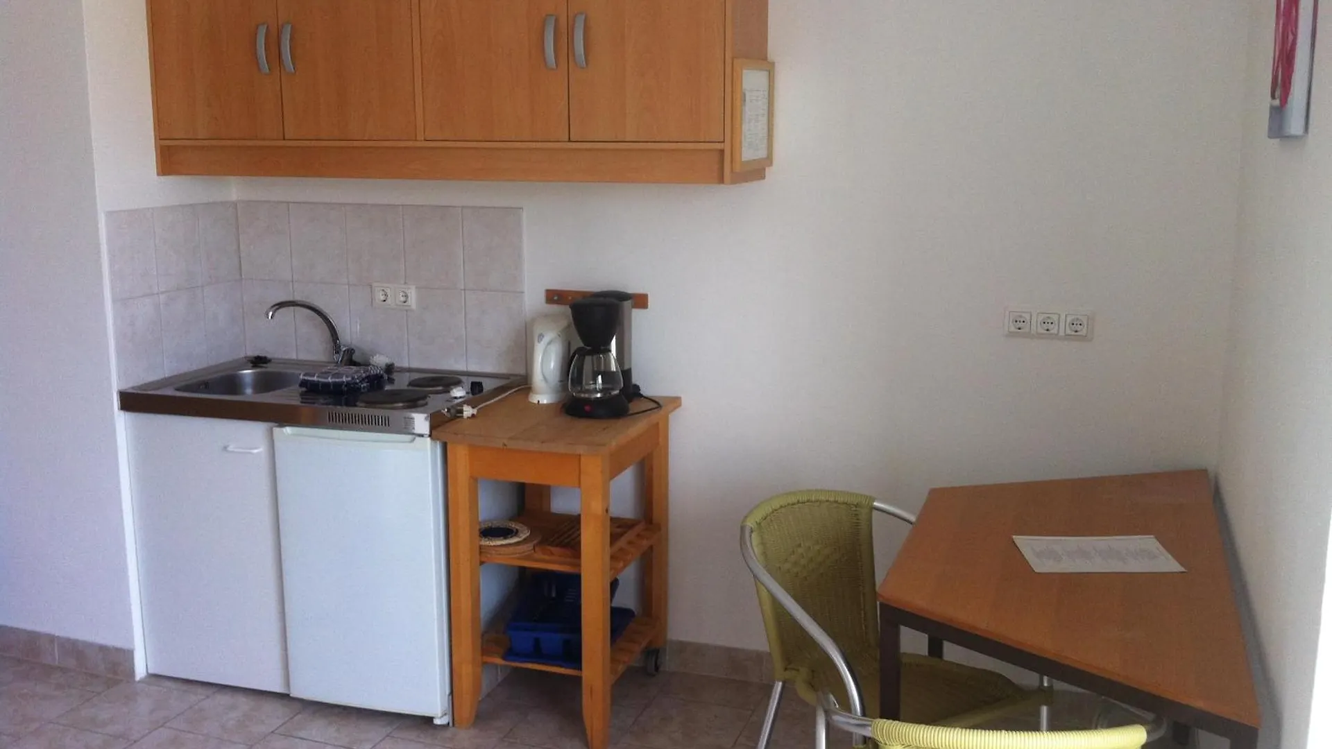 Deltas Appartmani Apartment Banjol 0*,  Croatia